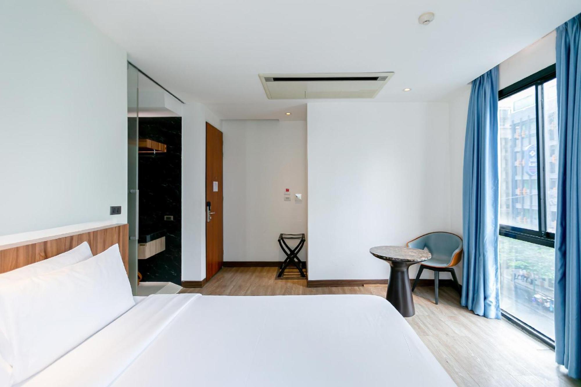 Hotel Uno Express Bangkok Exterior foto